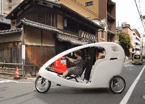 Tricycle taxi to debut in environment-conscious Kyoto